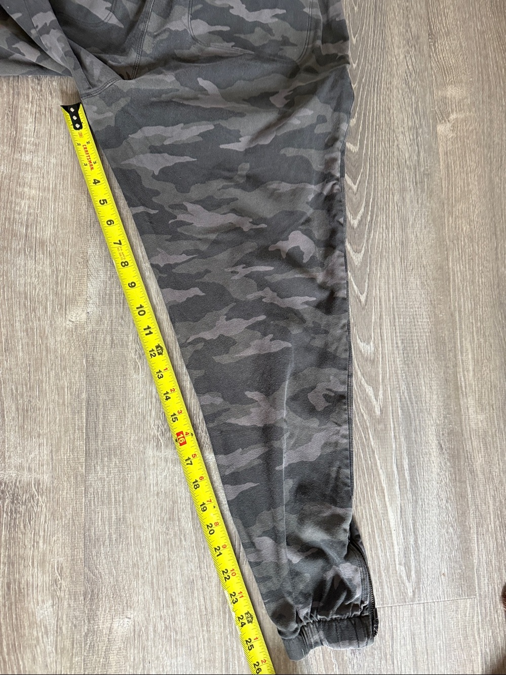 Athleta Pants Women’s 12 Green Camo Farallon Jogger Casual - Picture 6 of 6